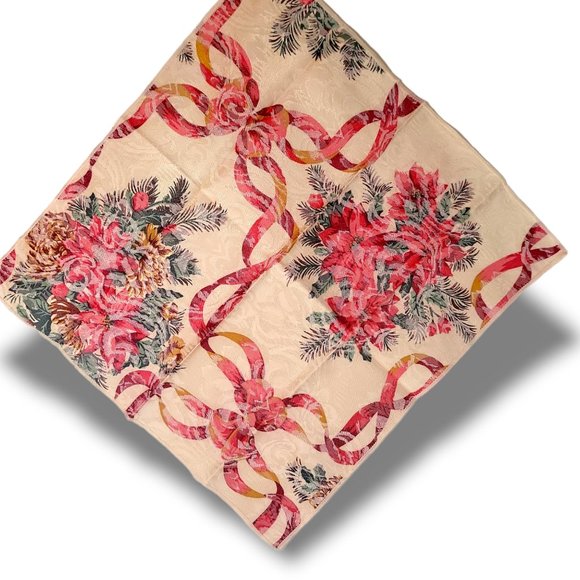 Christmas Pattern Cloth Damask Napkin Set (6) 17 x 17 - Picture 3 of 5